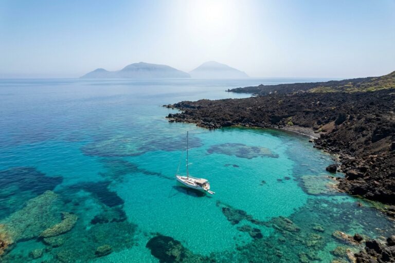 Isole Eolie in Barca: Itinerario Completo